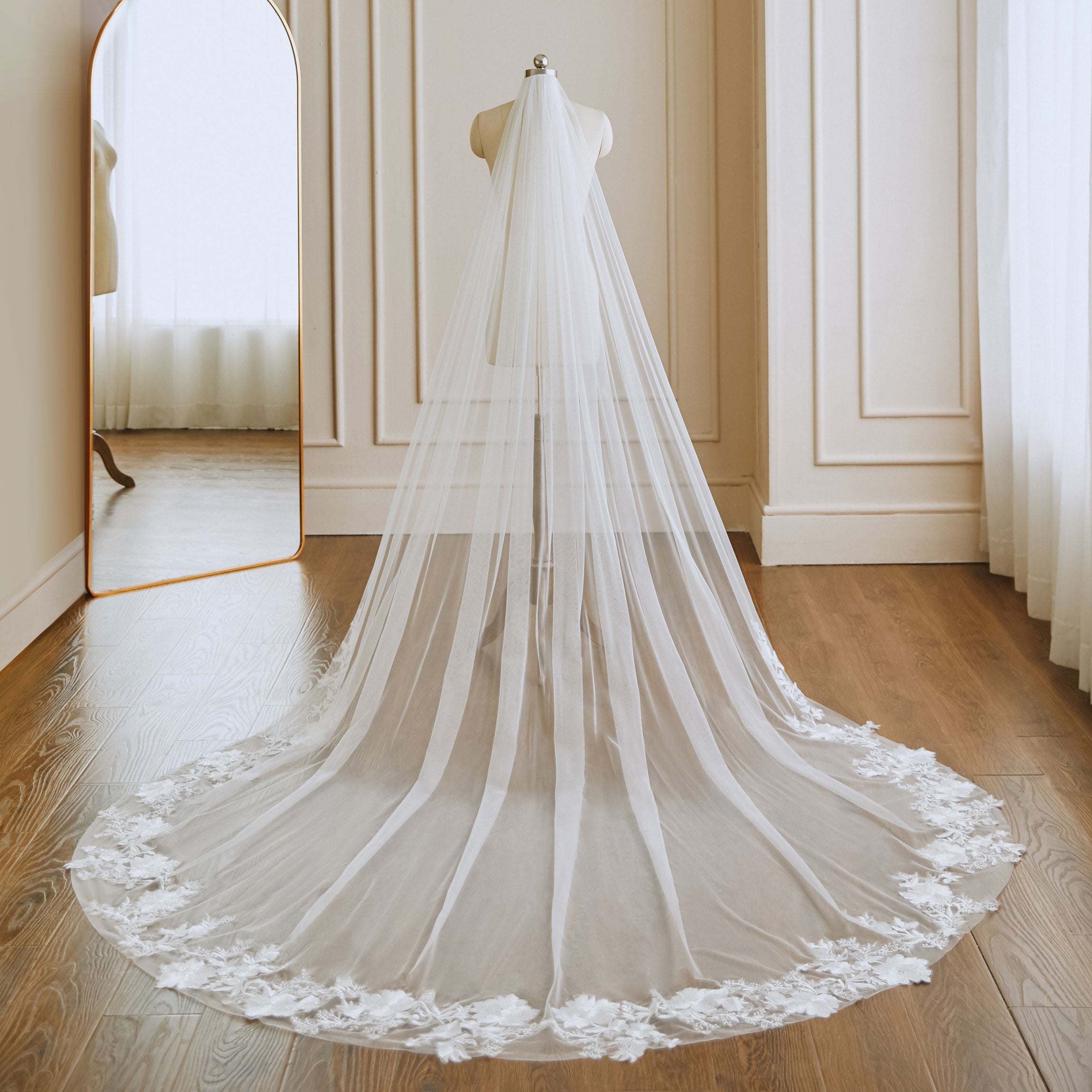 Cathedral Embroidered Lace Trim Veil – Torissa