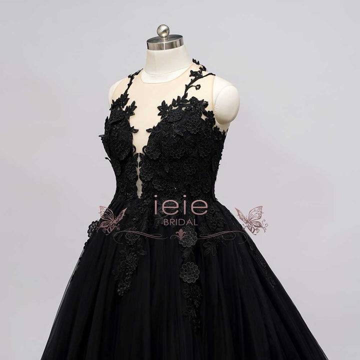 Gothic Black Lace Wedding Dress with Red Lining Blair Size 24W / Black