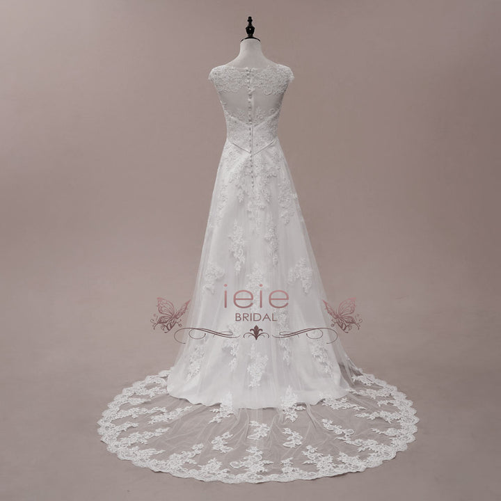 Vintage Inspired Lace Wedding Dress with Cap Sleeves | Lillen