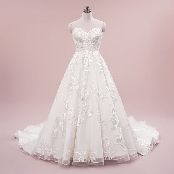 Luxurious Strapless Lace Ball Gown Wedding Dress